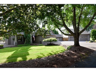 18214 S Brookstone Dr, Oregon City, OR 97045