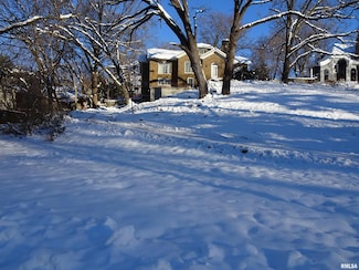 1515 Jersey Ridge Rd, Davenport, IA 52803