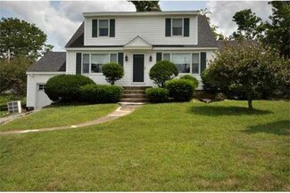 25 Willard Rd, Sturbridge, MA 01566