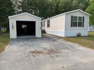 11 Kennebec Dr, Lisbon, ME 04250