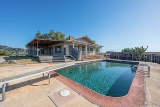 2231 Oak Hill Dr, Escondido, CA 92027