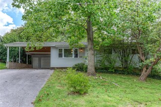 104 Berry Dr, Gray Summit, MO 63039