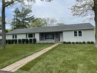 210 Larchwood Ave, Oakhurst, NJ 07755