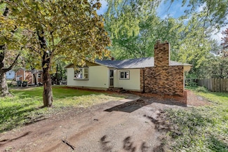 2021 6th St SW, Willmar, MN 56201
