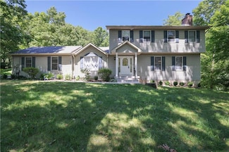 608 Sunlite Ln, Stroudsburg, PA 18360