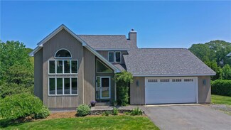 1 Larson Ct, Bristol, RI 02809