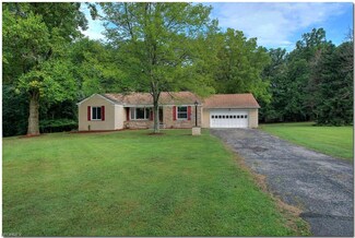 18715 Dellwood Dr, Bedford, OH 44146