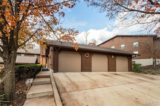 2005 Meadowtree Ln, Saint Louis, MO 63122