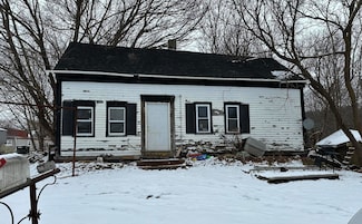 383 Pleasant St, Rockland, ME 04841