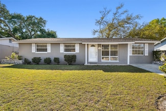 6712 Runningwoods Dr, Tampa, FL 33634