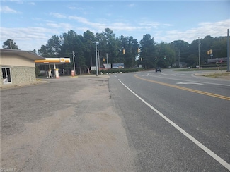7039 N Carolina 705, Robbins, NC 27325
