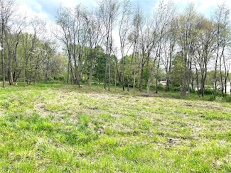 22 Forest Ave SE, Massillon, OH 44646