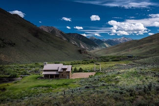 4807 Twin Bridges Creek Rd, MacKay, ID 83251