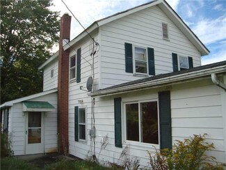 981 Cypress Rd, Commodore, PA 15729