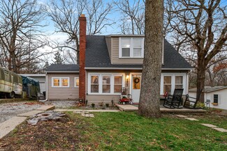 5403 Leisure Dr, Valparaiso, IN 46383