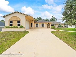 9227 Nightingale Rd, Weeki Wachee, FL 34613