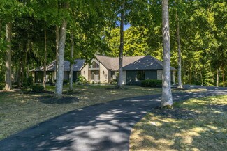 5215 Lambert Rd, Grove City, OH 43123