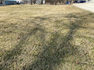 214 S High St, Bowling Green, MO 63334