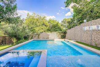 2000 Kenwood Ave, Austin, TX 78704