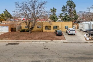 4504 Piedra Blanca St NE, Albuquerque, NM 87111