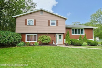 17 Frontier Rd, Bear Creek Township, PA 18702