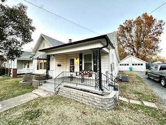543 W Lynn St, Springfield, MO 65802