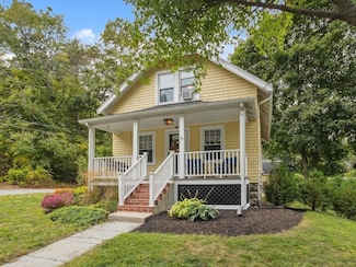 13 Ridge Rd, Reading, MA 01867