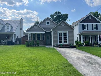204 Hemlock Dr, Jacksonville, NC 28546