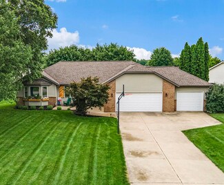 10250 Strawberry Ln, Zeeland, MI 49464