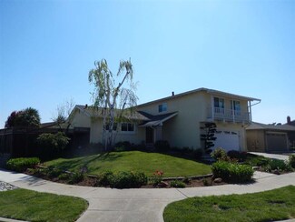 3892 Woodcreek Ln, San Jose, CA 95117