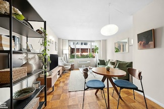 130 W 67th St Unit 5L, New York, NY 10023