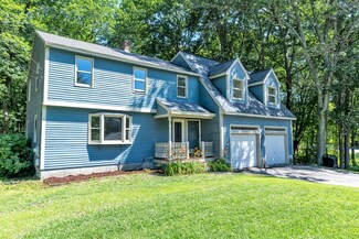 14 Mary Ave, Saco, ME 04072