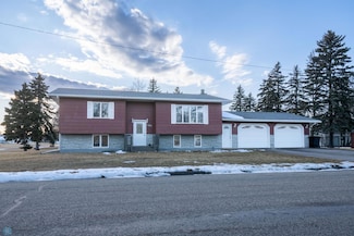 302 15th St SE, Cooperstown, ND 58425