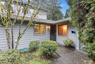15919 NE 42nd St, Redmond, WA 98052