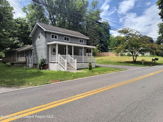 6 River Rd, Ulster Park, NY 12487