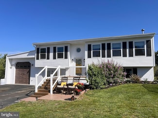 11 Harbor View Dr, Holtwood, PA 17532