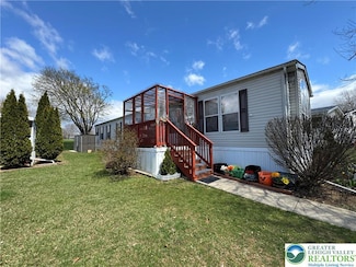 30 Sycamore Dr, Bath, PA 18014