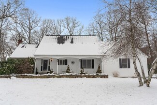 6 Oak View Ln, Hopedale, MA 01747