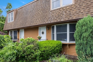 51 1/2 Hatfield St Unit 6, Northampton, MA 01060