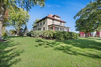 15165 Quigley Rd, Sycamore, IL 60178