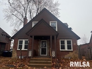 1013 N 2nd St, Clinton, IA 52732