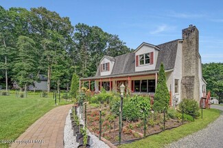 276 E Shady Oaks Dr, Ross Township, PA 18353