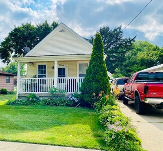 64 S Clifton Ave, Elgin, IL 60123