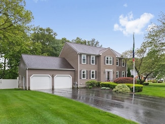 48 Twin Brook Ln, Taunton, MA 02780