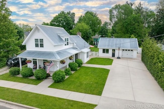 415 North St, Lowell, MI 49331