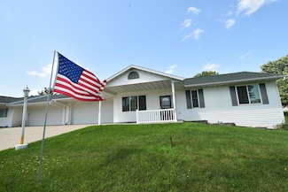 240 6th St SW, Pine Island, MN 55963