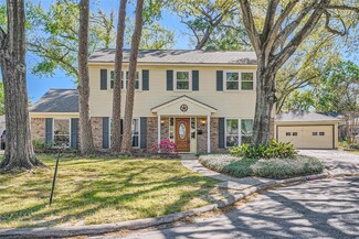 2010 Hollow Hook Rd, Houston, TX 77080