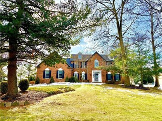 8196 Creekside Trace, Broadview Heights, OH 44147