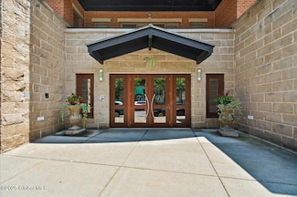 70 Railroad Place Unit 207, Saratoga Springs, NY 12866