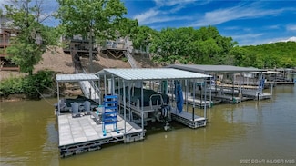 1104 Whippoorwill Ln, Sunrise Beach, MO 65079